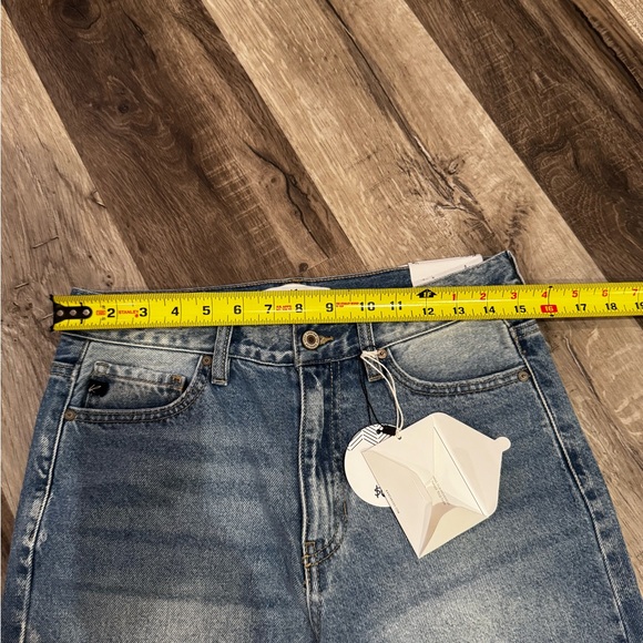 KanCan Distressed Blue Women's “Mom” jeans! New with tags! - Picture 4 of 7